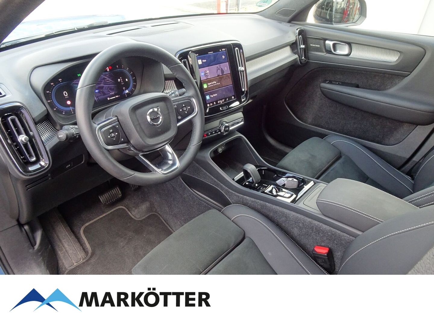 Volvo XC40 B3 Plus Dark - Samsaru's Car Outlet