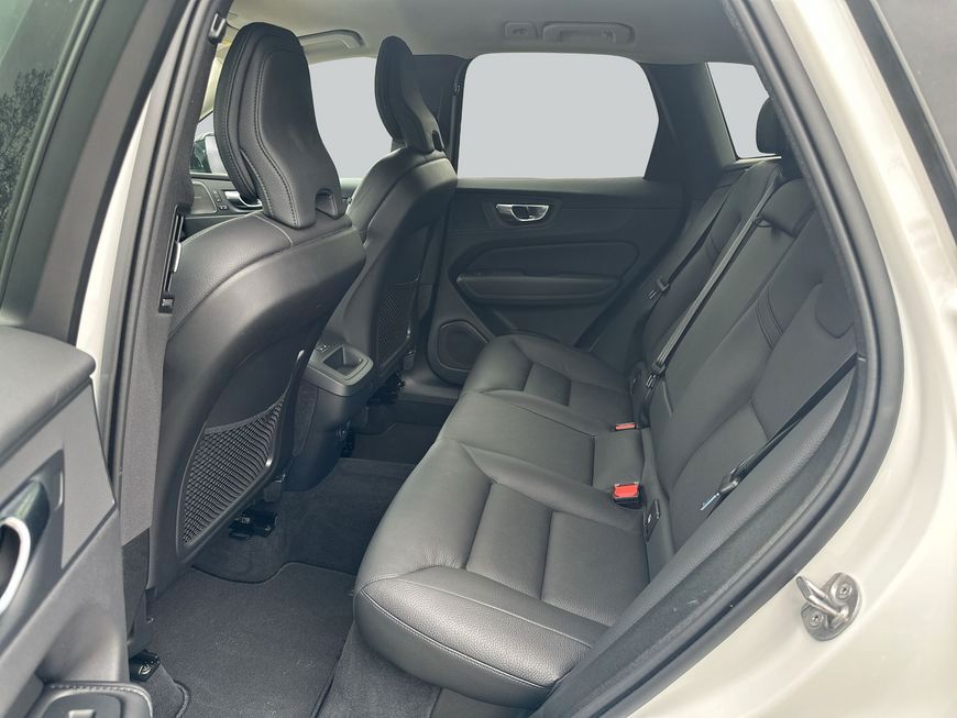 Volvo XC60 B5 B AWD Plus Dark