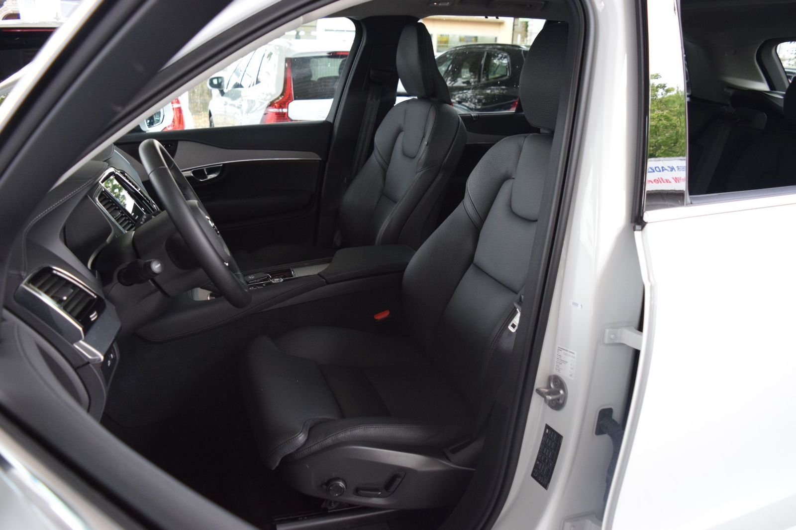 Volvo XC90 T8 AWD Plus Bright - Samsaru's Car Outlet