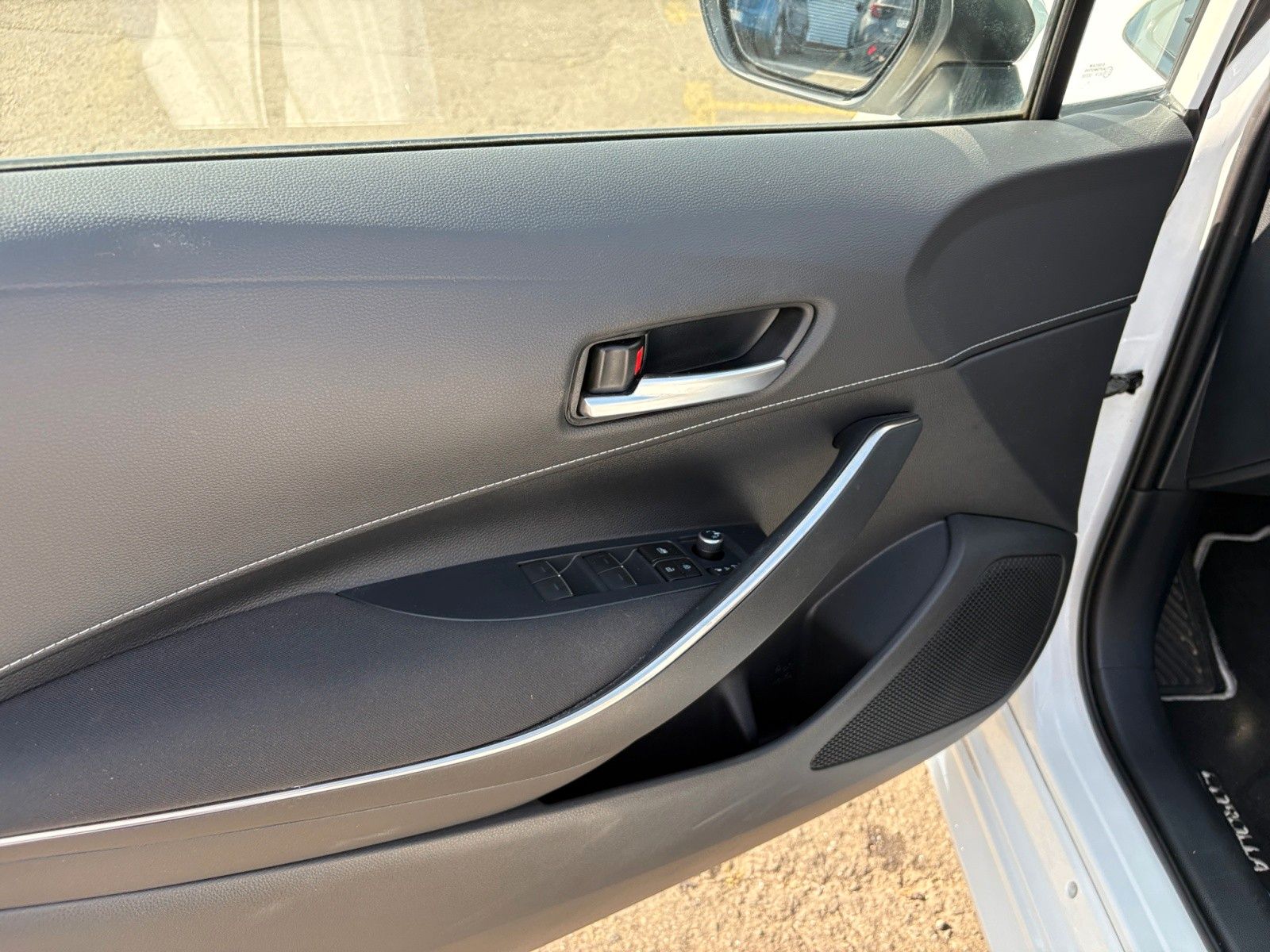 Toyota Corolla Touring Sports Hybrid Business Edition - Samsaru's Car Outlet