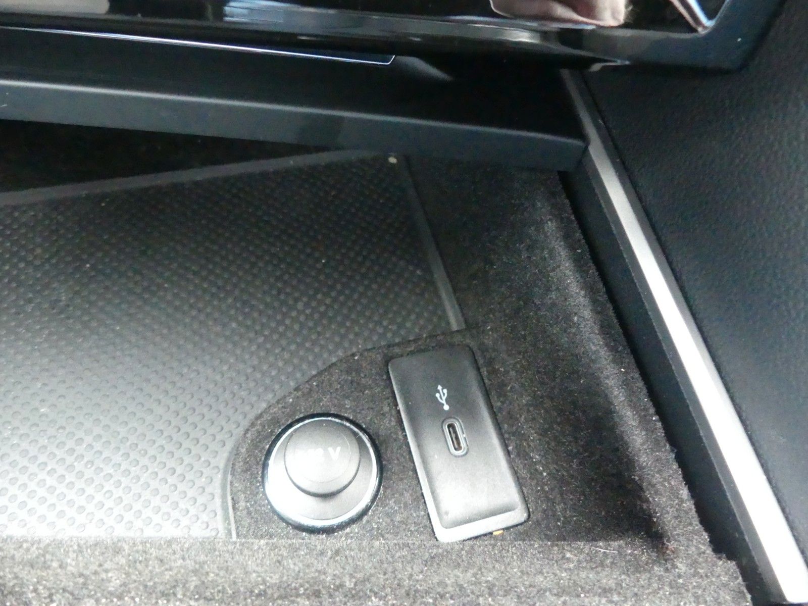 Volkswagen Touareg Elegance 4Motion - Samsaru's Car Outlet