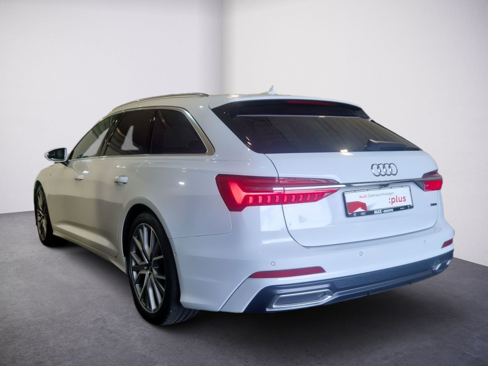 Audi A6 Avant 45 TFSI quattro S line - Samsaru's Car Outlet