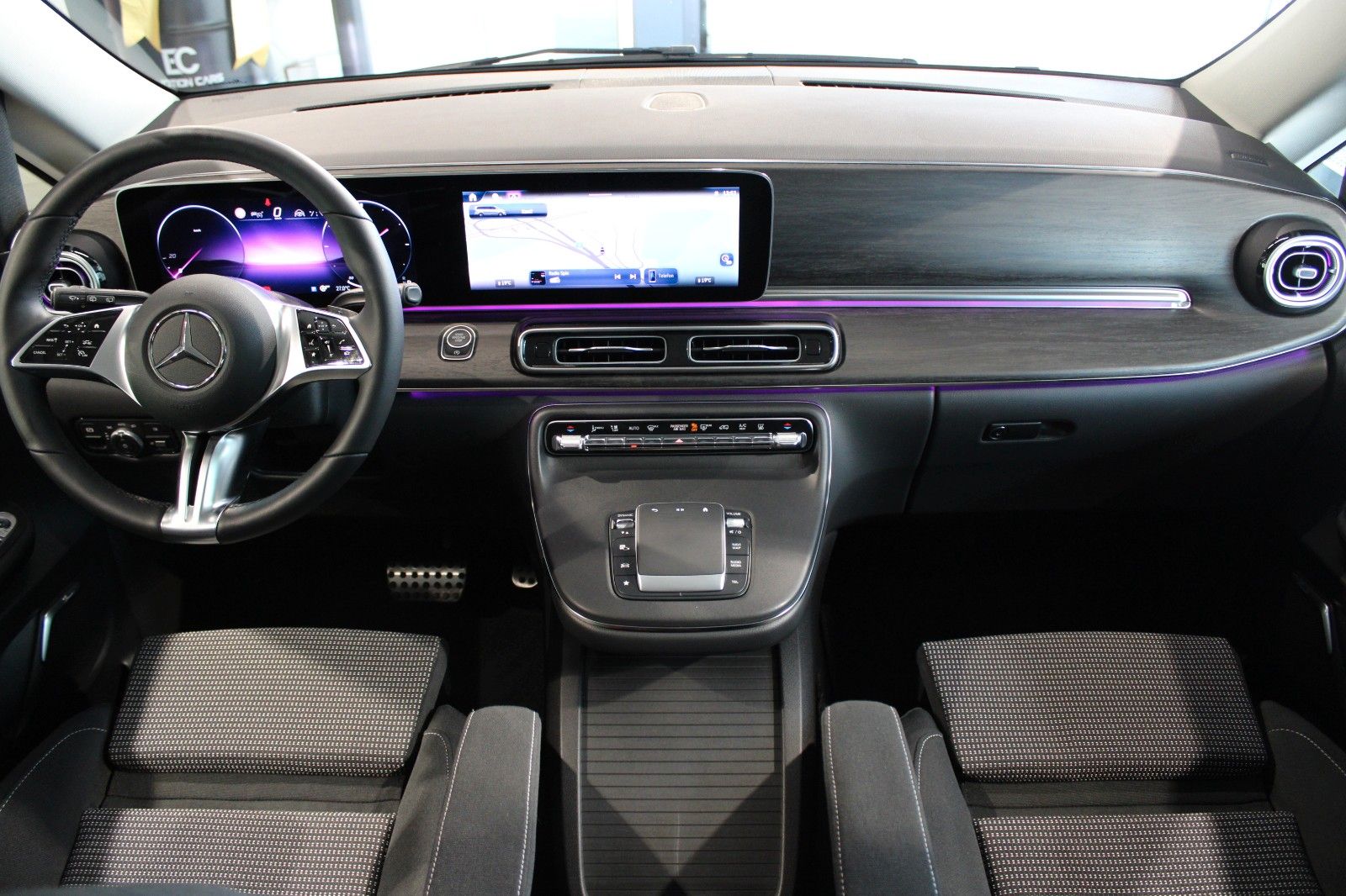 Mercedes-Benz V 250d STYLE - Samsaru's Car Outlet