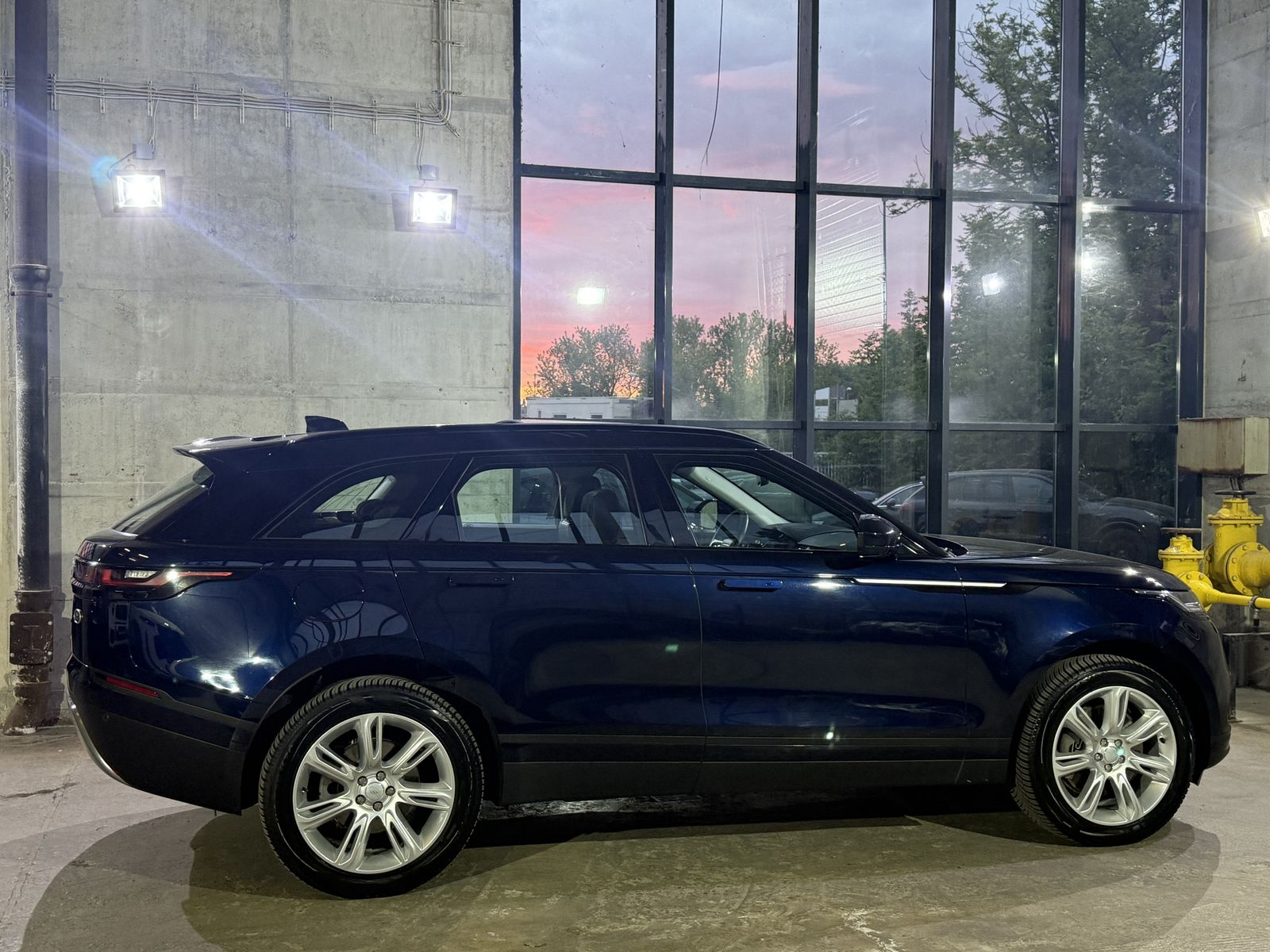 Range Rover Velar P400 - Samsaru's Car Outlet