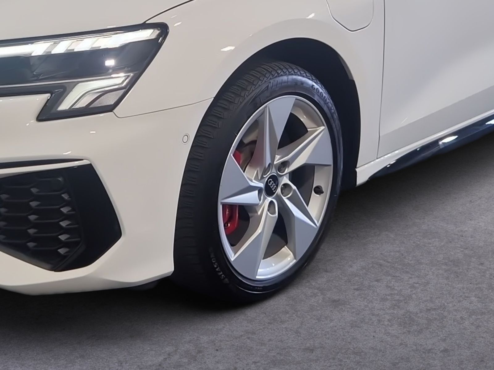 Audi A3 Sportback 45 TFSI e S LINE - Samsaru's Car Outlet