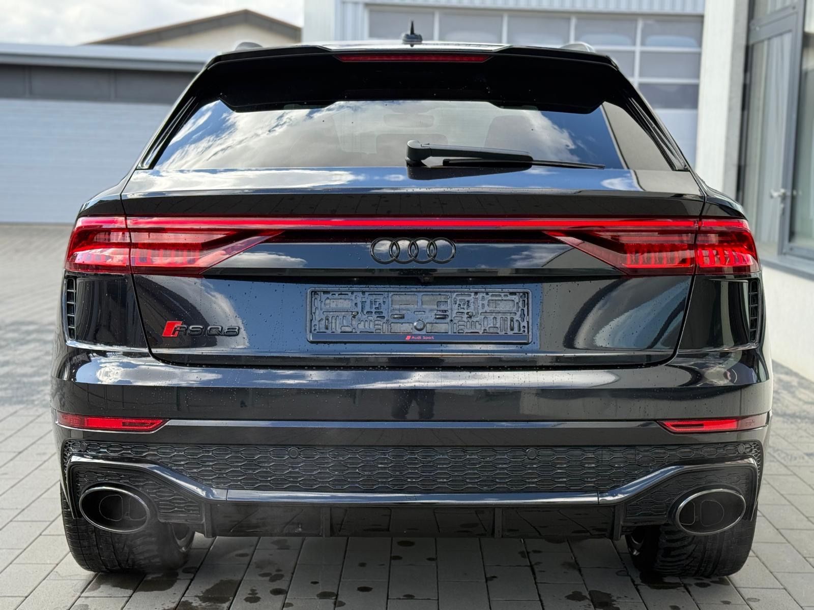 Audi RSQ8 4.0 TFSI quattro Head Up Abstand Pano AHK