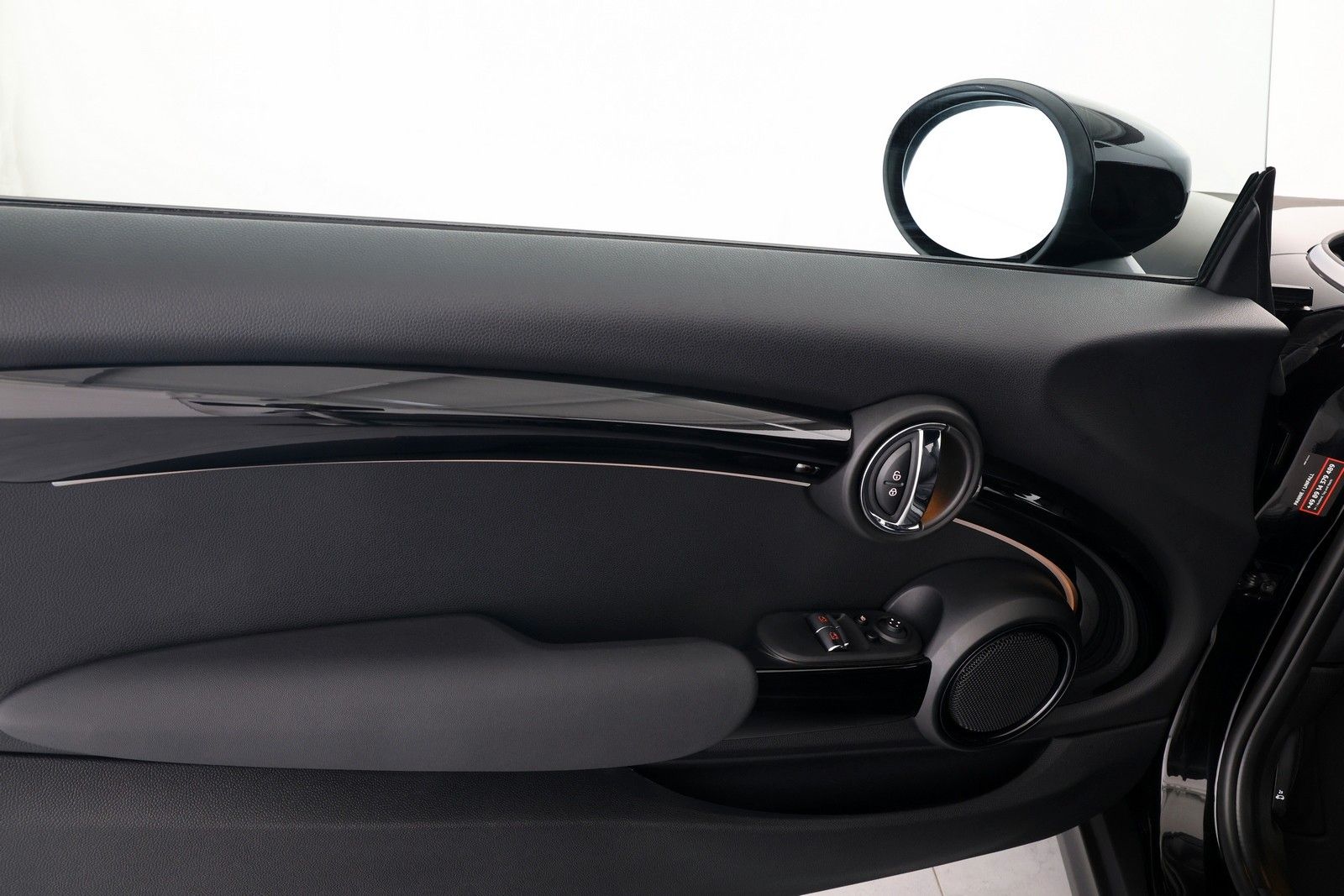 MINI COOPER SE Classic Trim Black - Samsaru's Car Outlet
