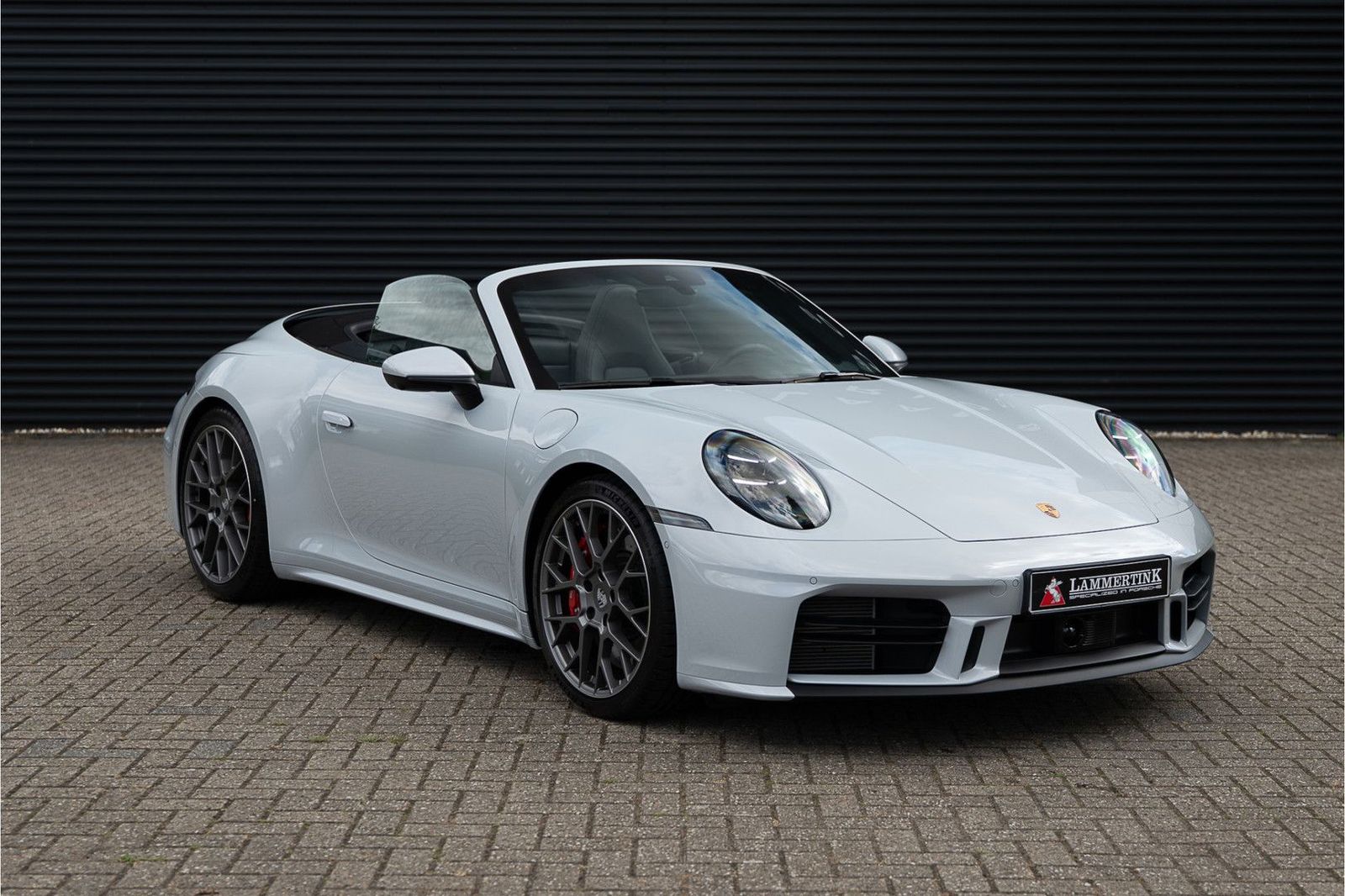 Porsche 992 Carrera S - Samsaru's Car Outlet