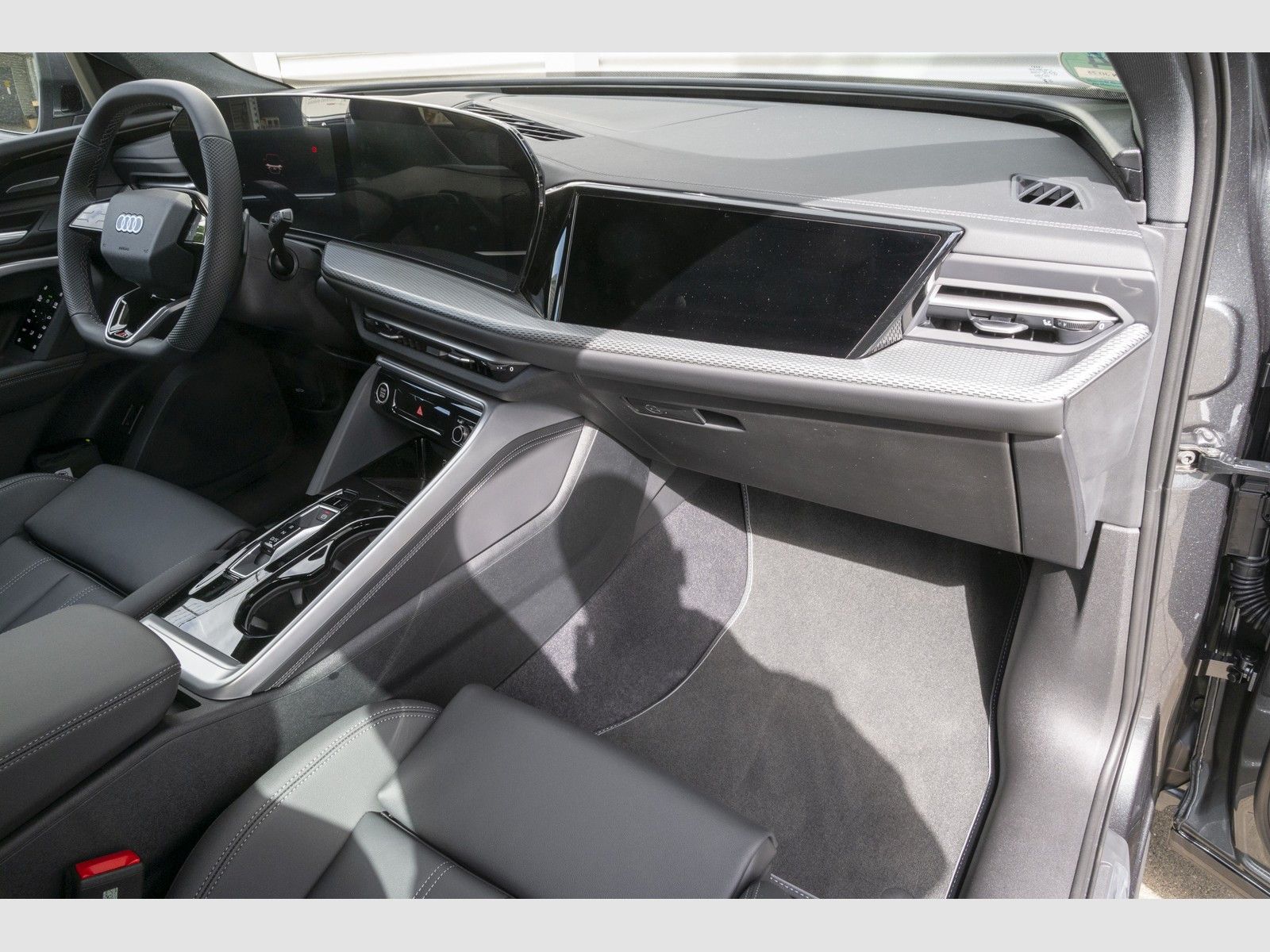 Audi Q5 Sportback TDI quattro S line - Samsaru's Car Outlet