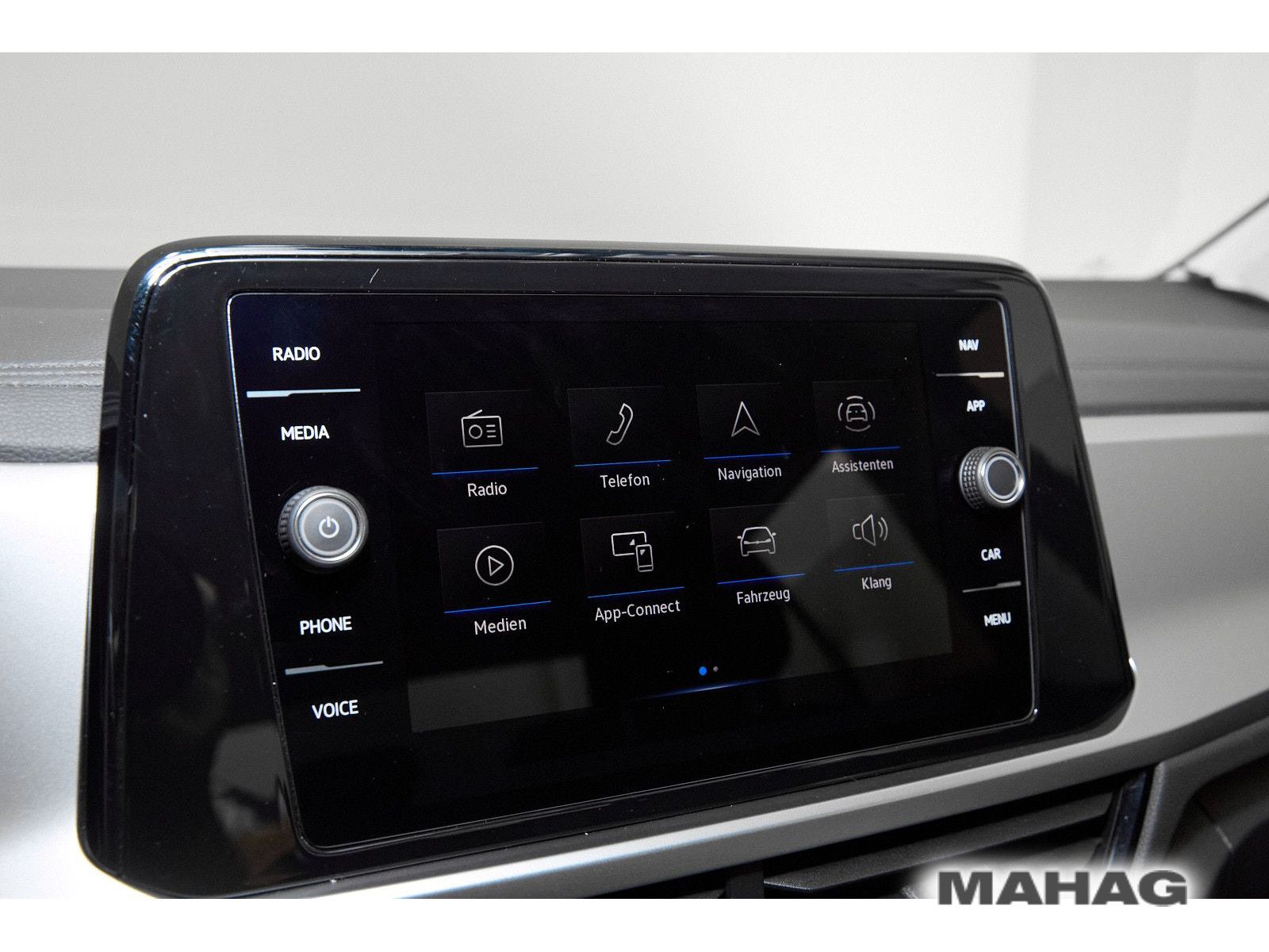 Volkswagen T-ROC 1.0 TSI Life - Samsaru's Car Outlet
