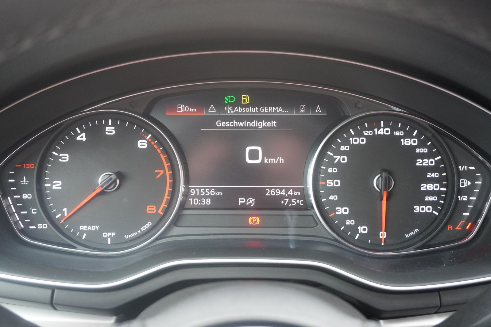 Audi A4 35 2.0 TFSI Avant S-line - Samsaru's Car Outlet
