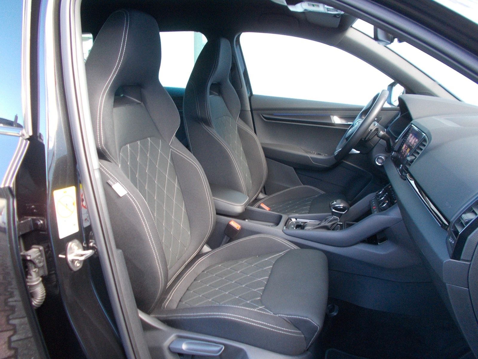 Skoda Karoq  1.5 TSI Sportline * DSG * Navi *AHK *360°