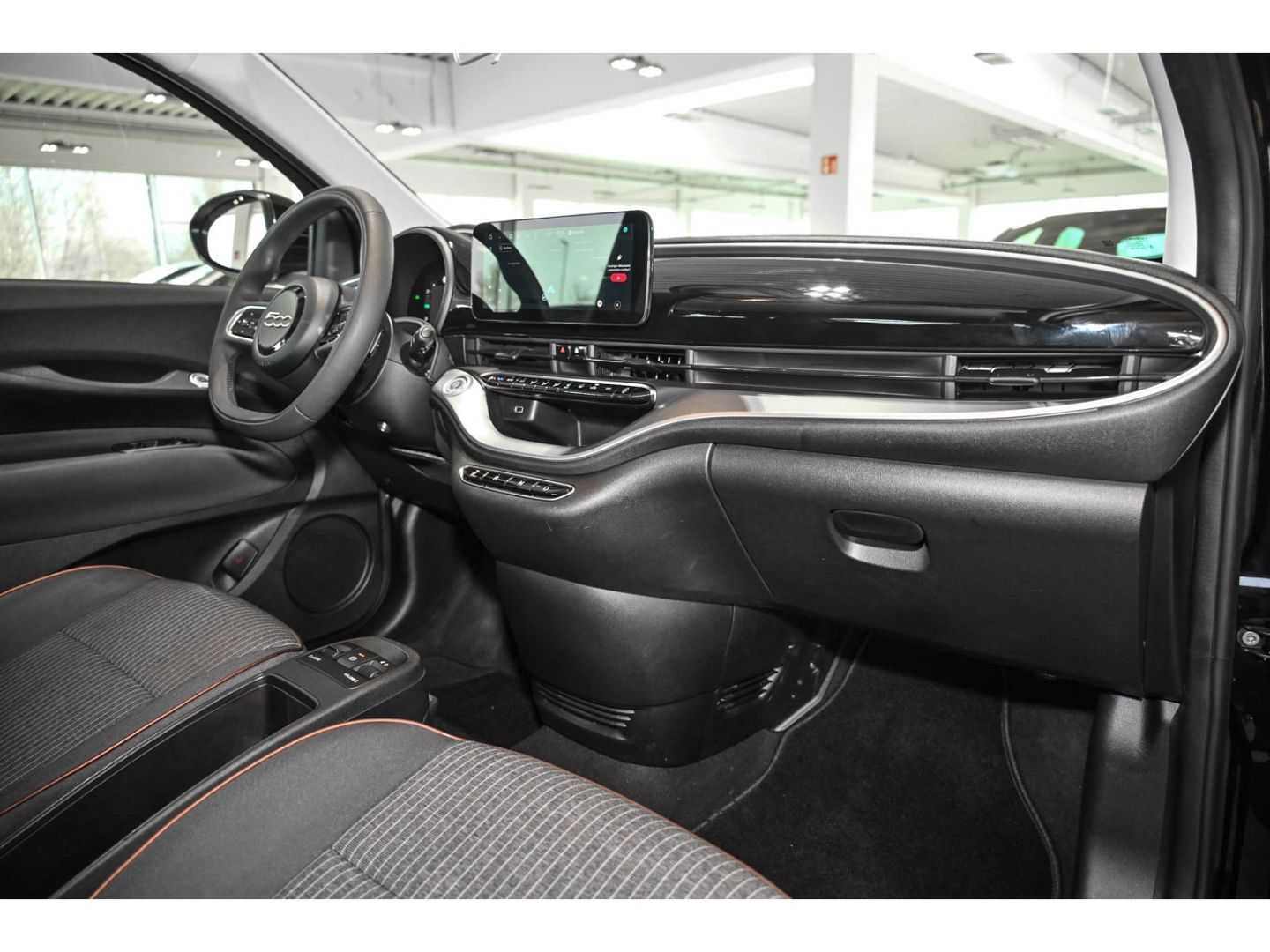 Fiat 500e Icon - Samsaru's Car Outlet