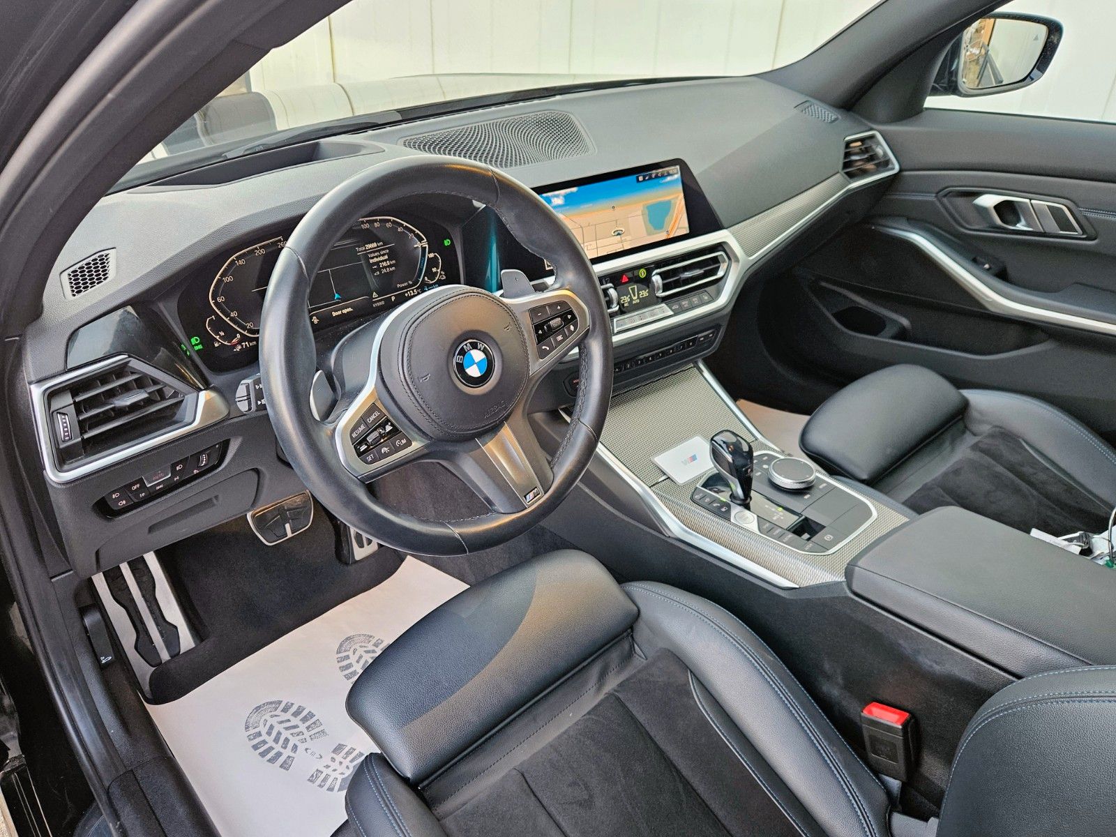 BMW 330e*LCProf*M-SPORT*HUD*ACC*PARKASS+*KEYLESS GO