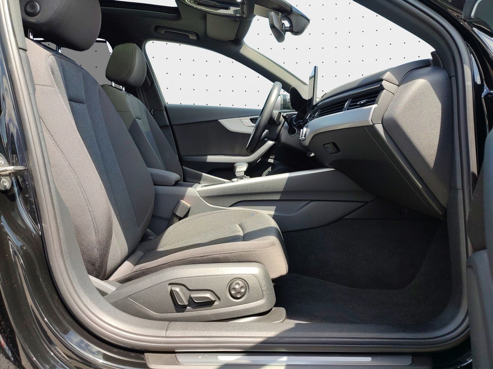 Audi A4 Avant Advanced 40 TFSI - Samsaru's Car Outlet