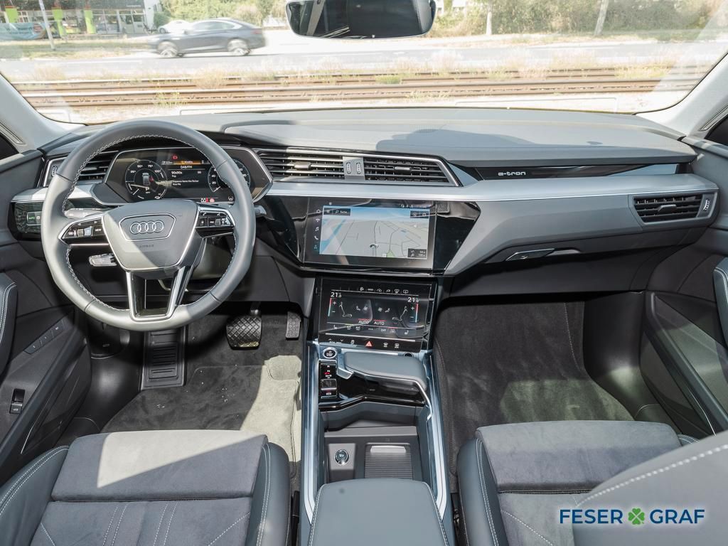 Audi Q8 Sportback 50 e-tron - Samsaru's Car Outlet
