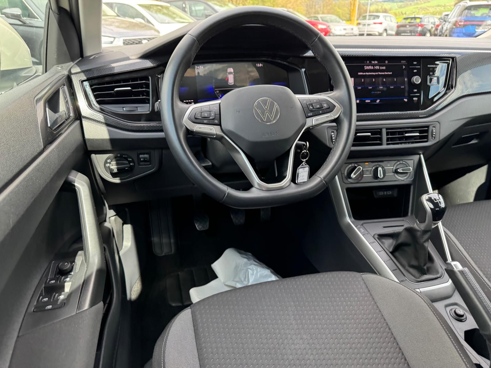 Volkswagen Taigo 1.0 TSI Life - Samsaru's Car Outlet