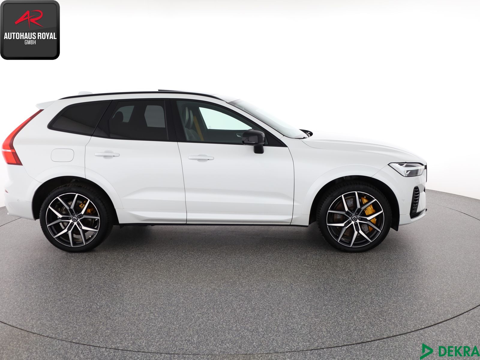 Volvo XC 60 T8 AWD STANDHEIZ,360GRAD,BOWERS+W,KEYLESS