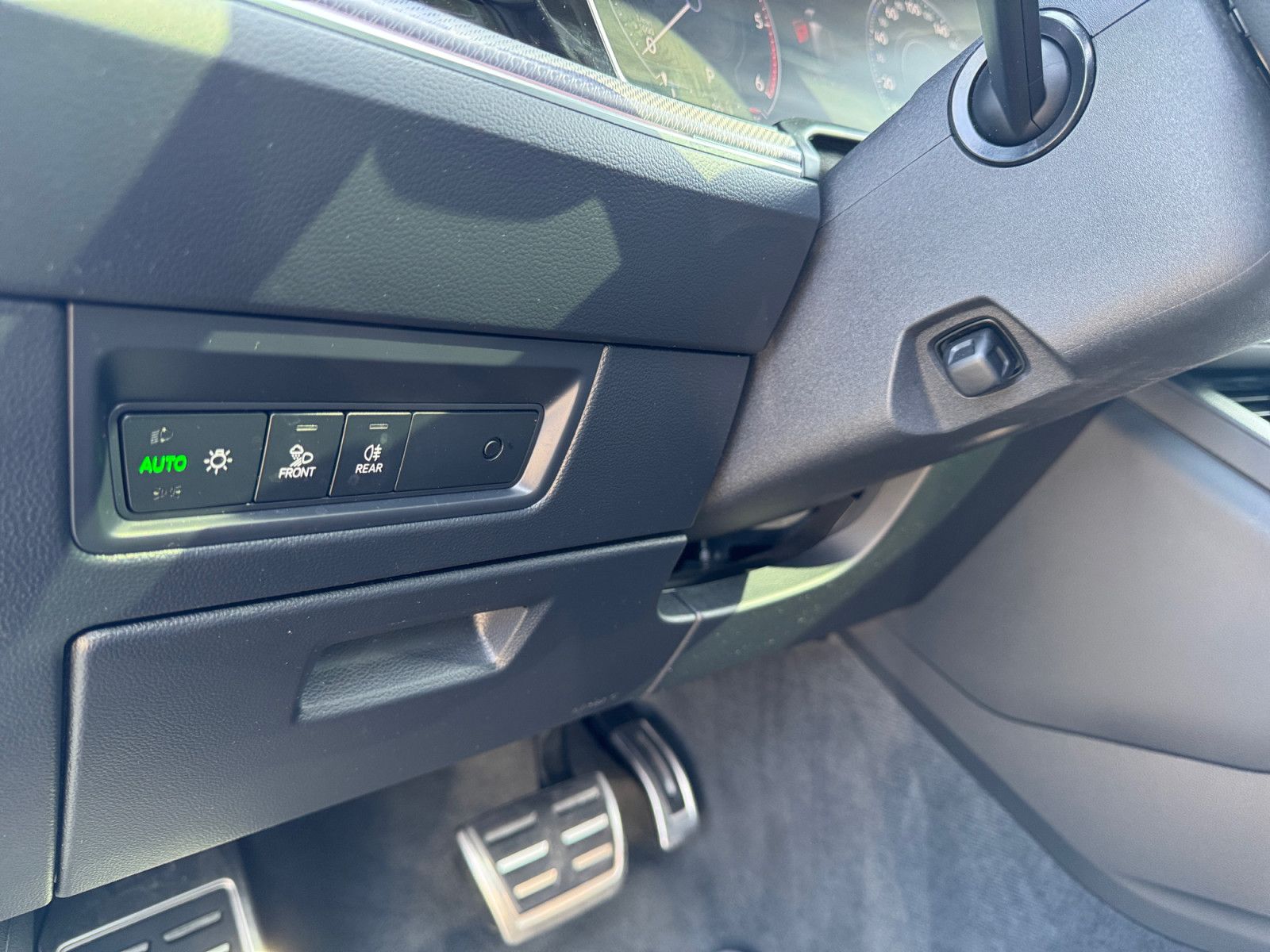 Volkswagen Touareg 3.0TDI R-Line AHK Luft Standhz Pano Cam
