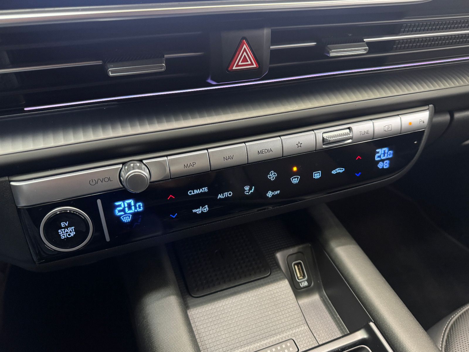 Hyundai IONIQ 6 77,4kWh 325ps 4WD Uniq 360°K/BOSE/DIGI