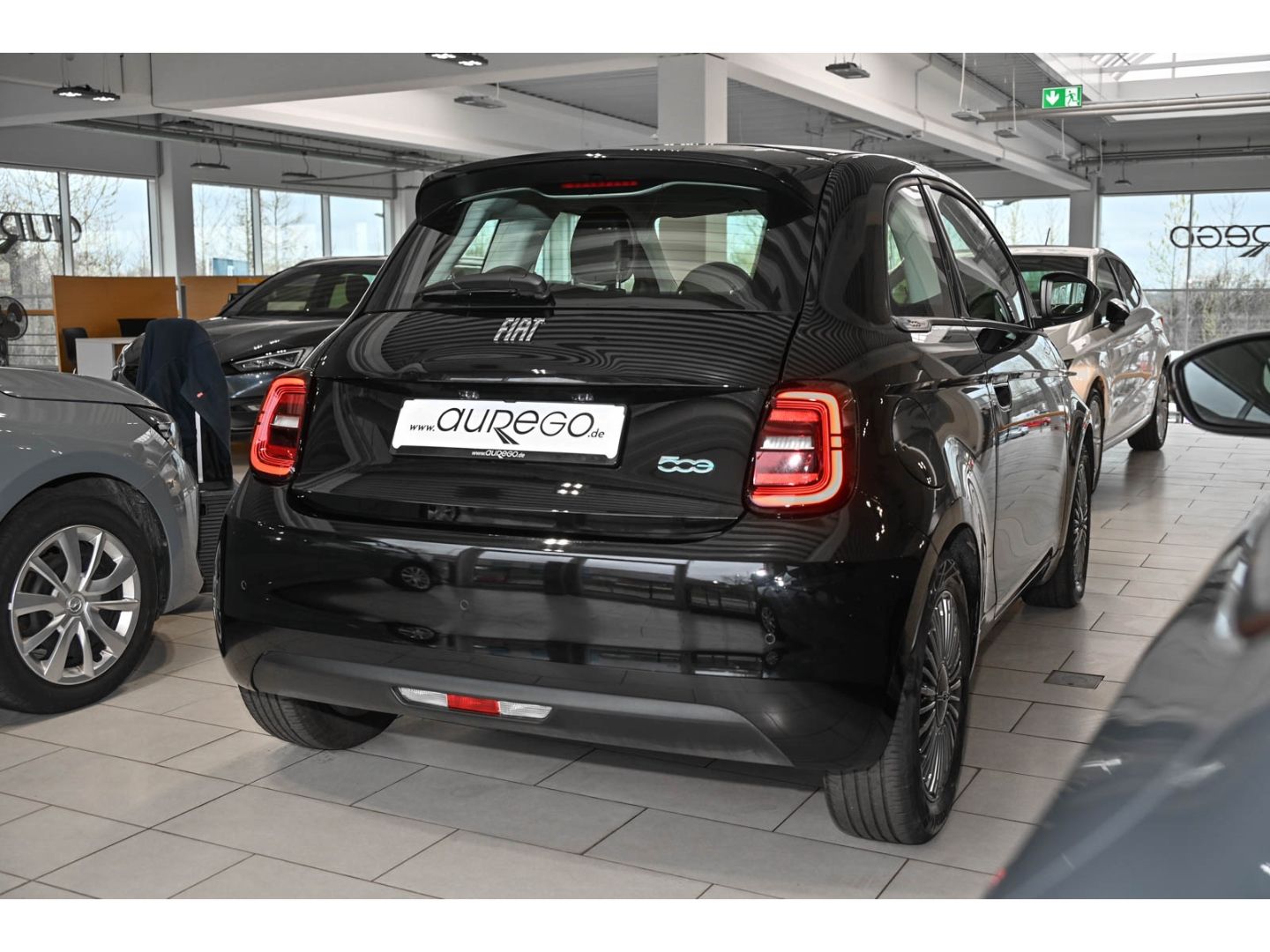 Fiat 500e Icon - Samsaru's Car Outlet