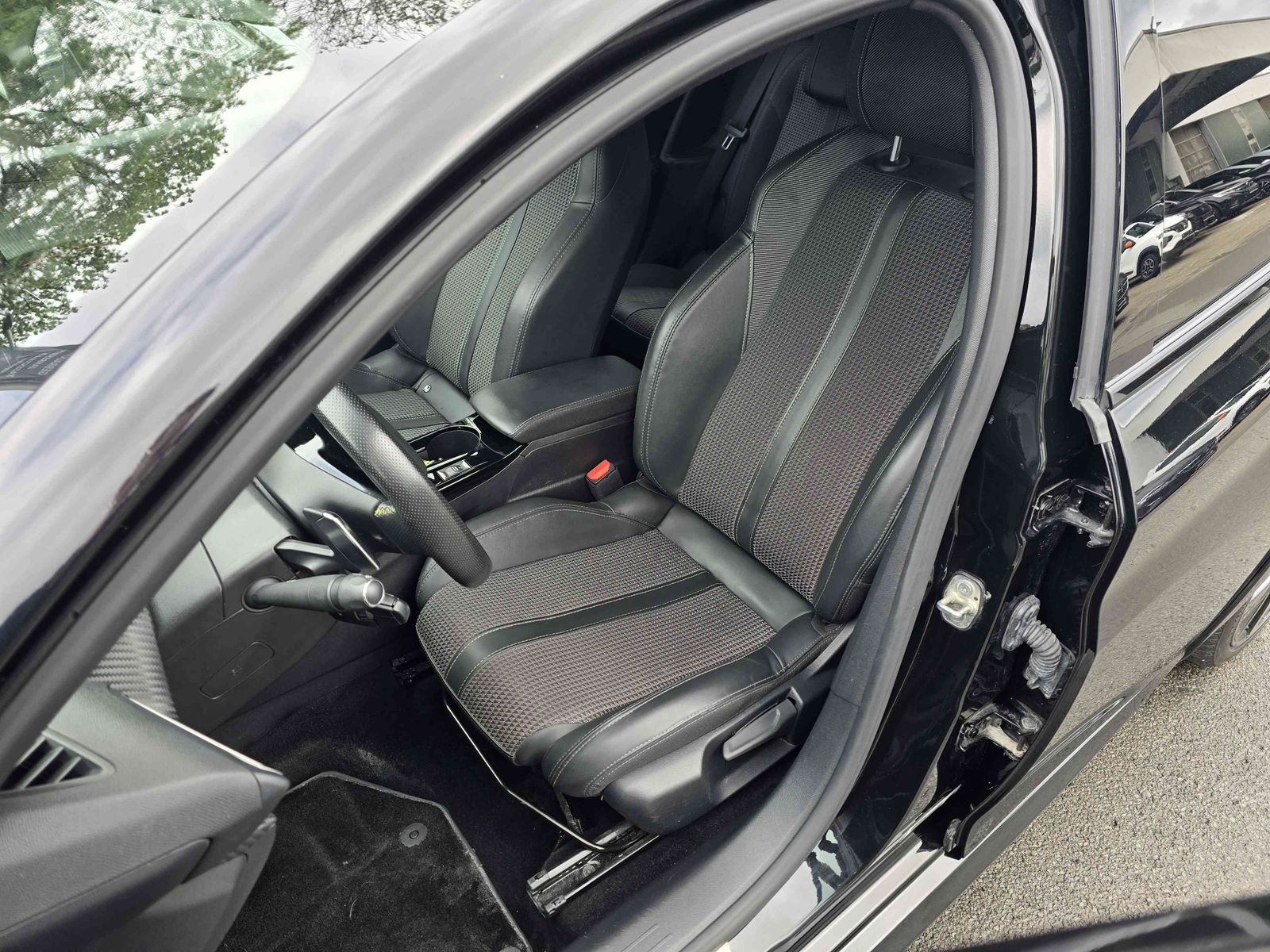 Peugeot 208 GT - Samsaru's Car Outlet
