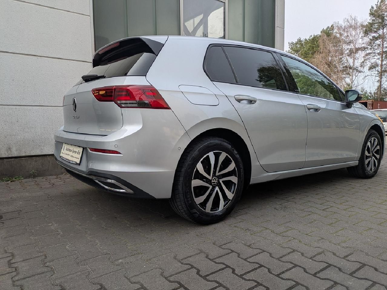 Volkswagen Golf VIII 2.0 TDI Active - Samsaru's Car Outlet