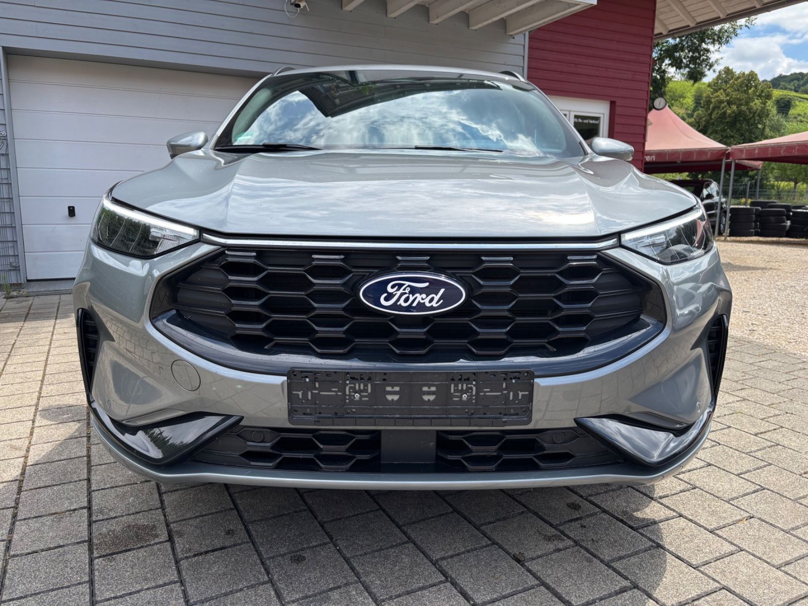 Ford Kuga Plug-In Hybrid ST-Line - Samsaru's Car Outlet