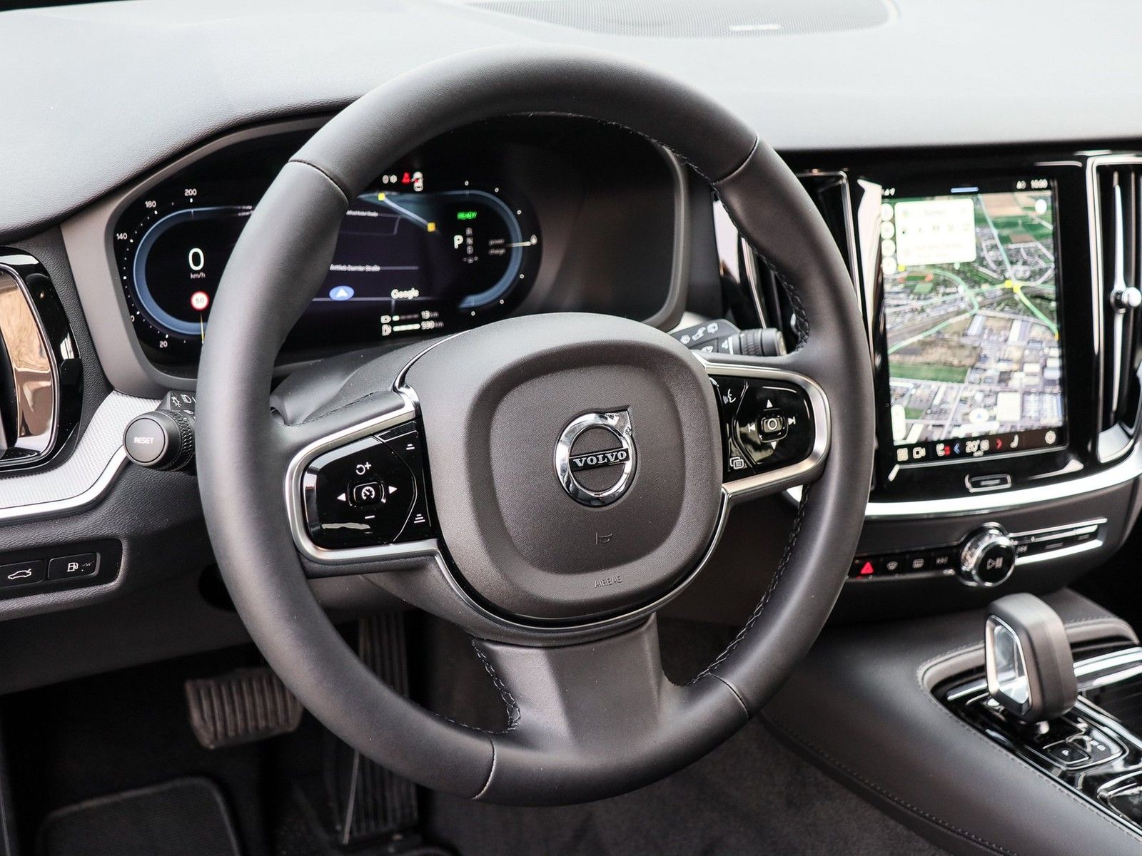 Volvo V60  T6 Recharge Plus Bright Plug-In Hybrid AWD