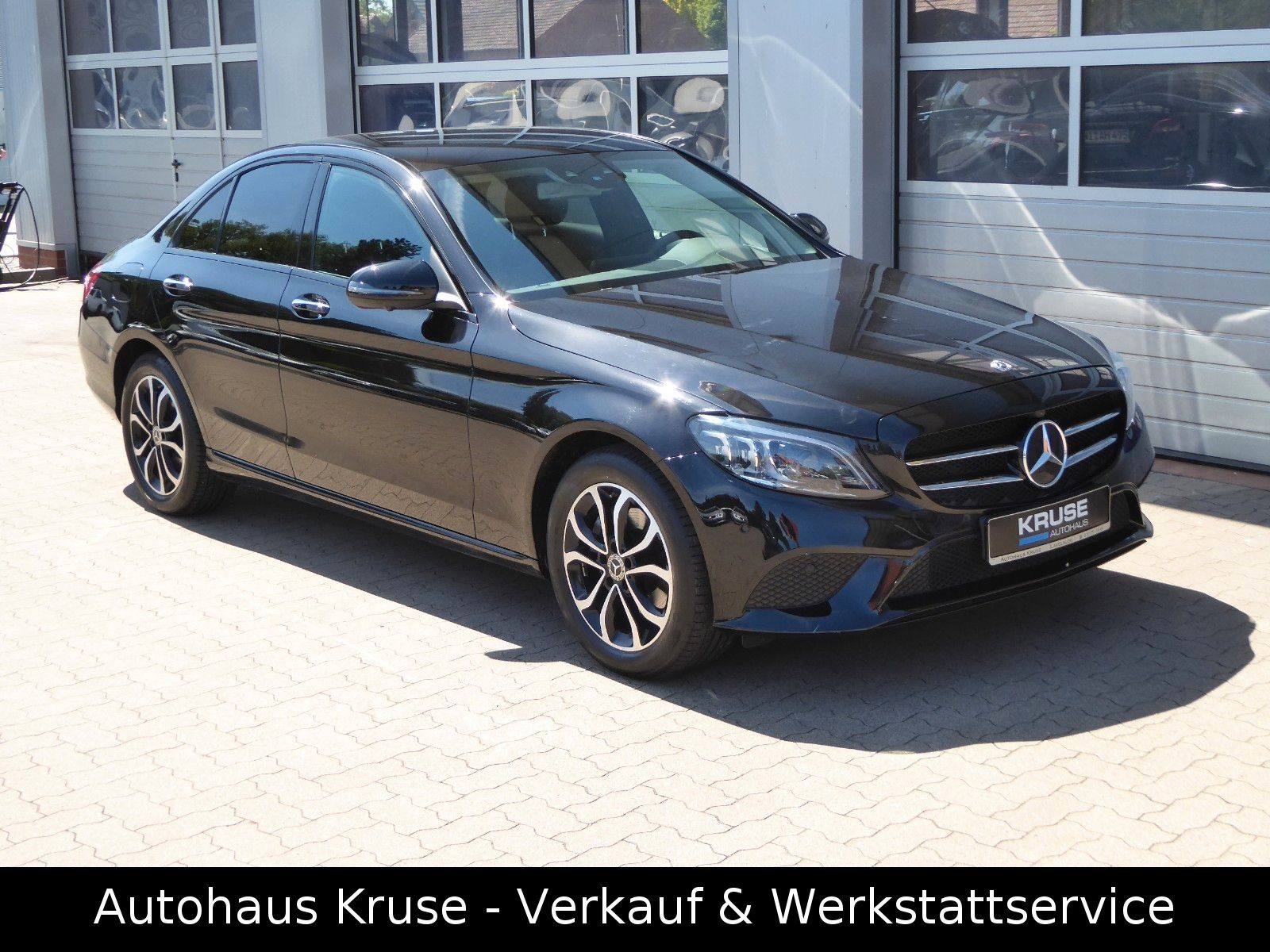 Mercedes-Benz C 200 - Samsaru's Car Outlet