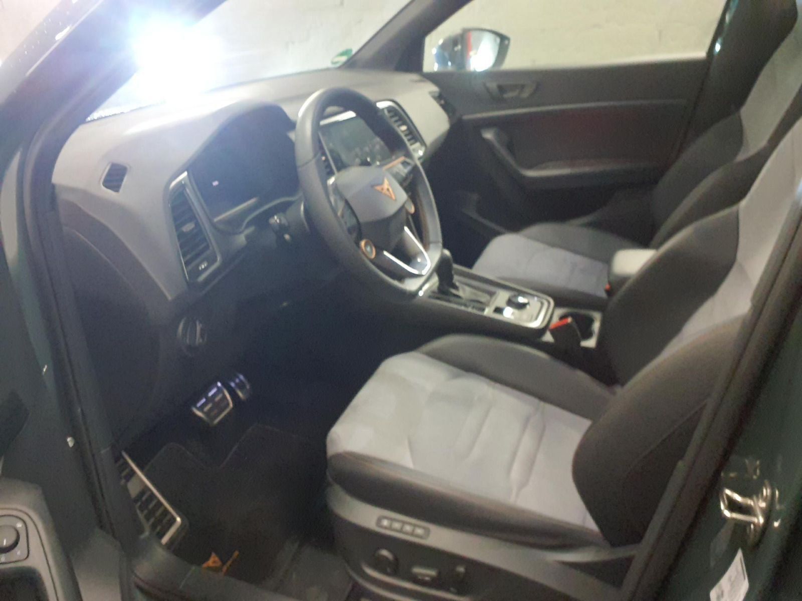 Seat Ateca VZ 2.0 TSI 4D DSG Tribe Edition AHK Pano