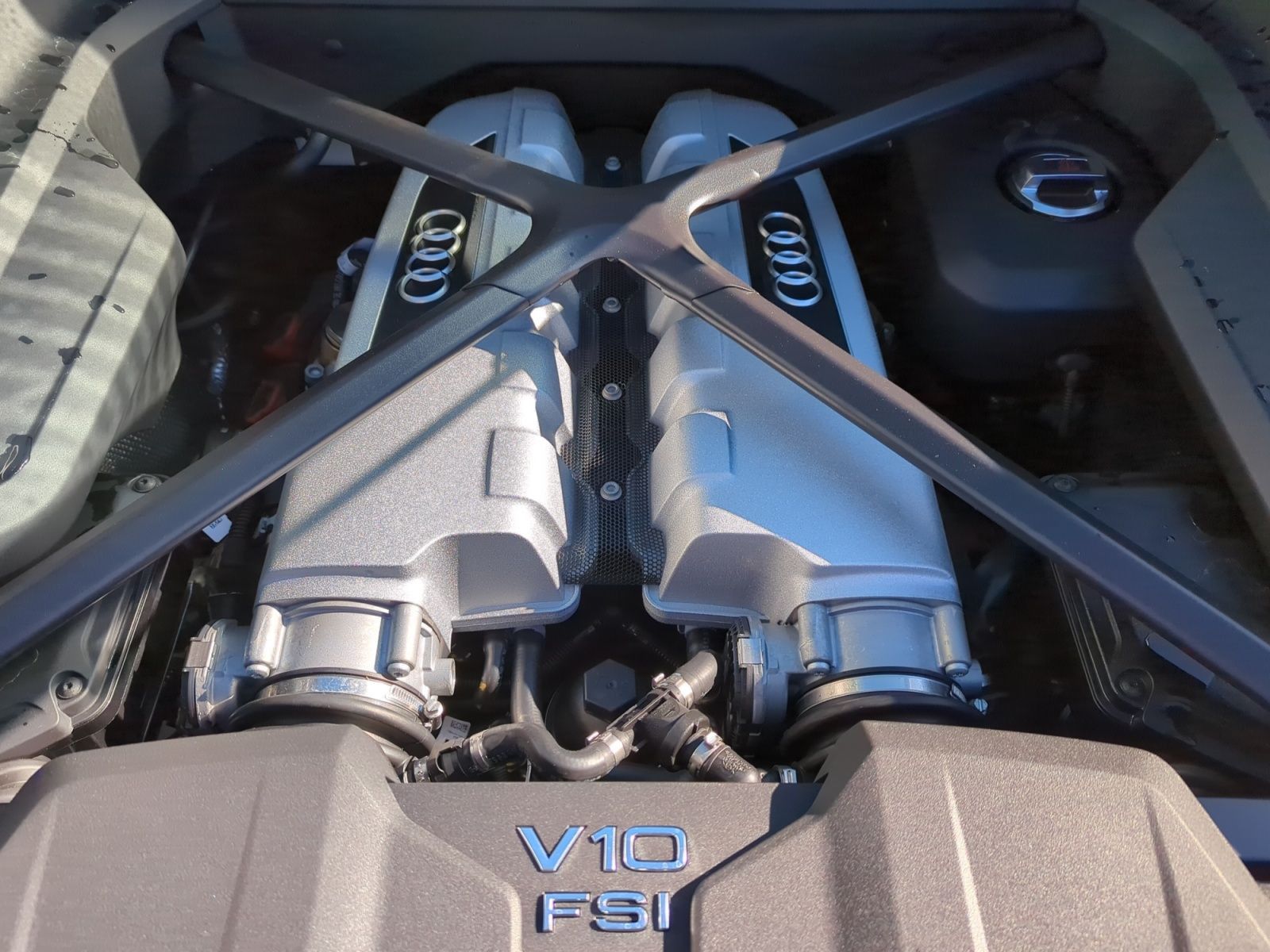 Audi R8 Coupé V10 performance RWD - Samsaru's Car Outlet
