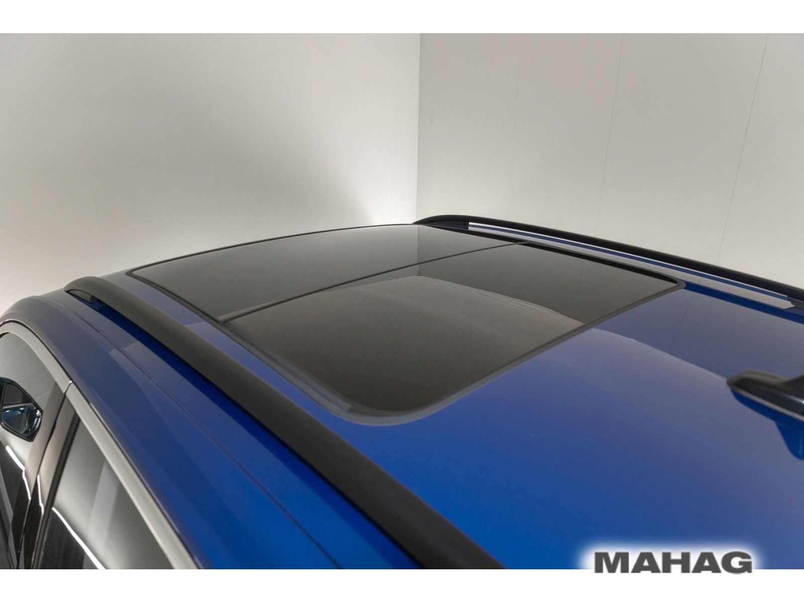 Volkswagen T-ROC 1.5 TSI STYLE - Samsaru's Car Outlet