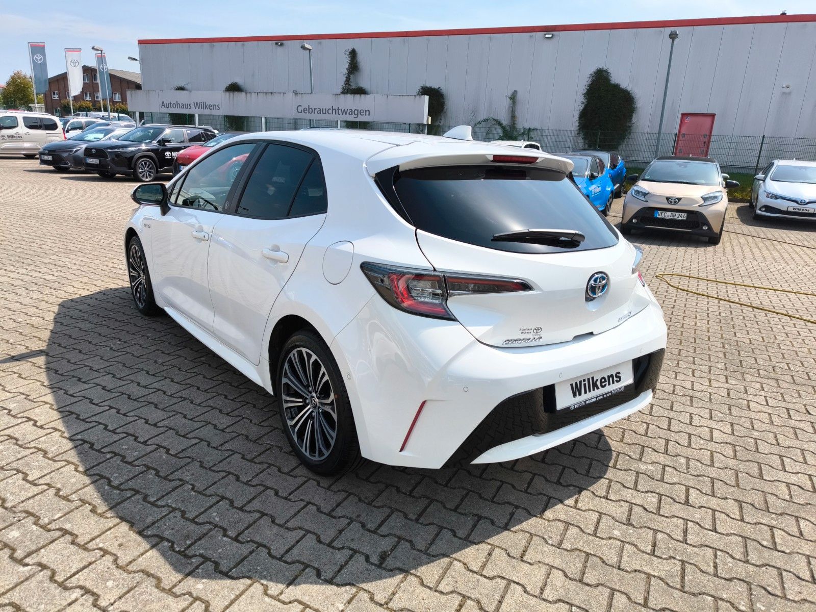 Toyota Corolla Hybrid - Samsaru's Car Outlet