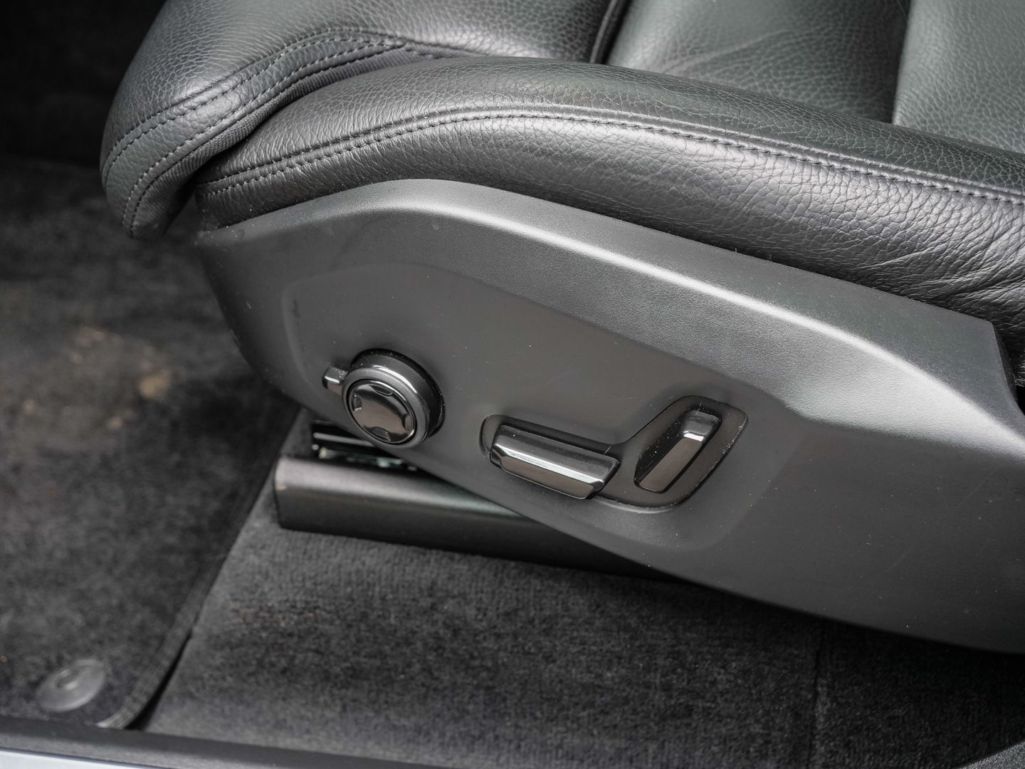 Volvo XC90 Plus Bright AWD B5 Diesel EU6d 7-Sitzer Sta