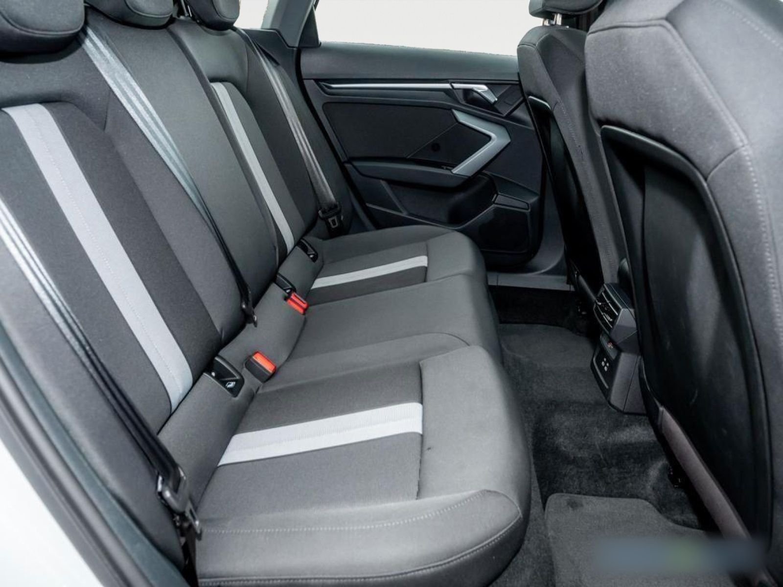 Audi A3 Sportback 35 TFSI S tronic - Samsaru's Car Outlet