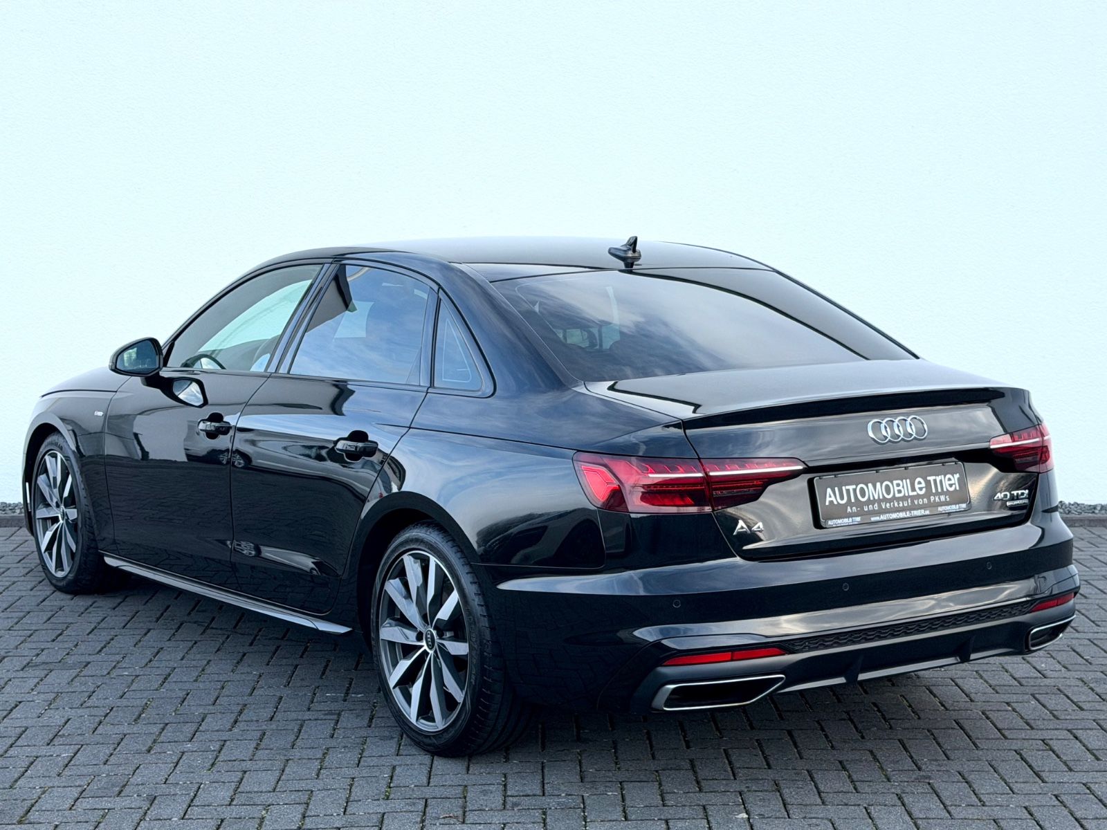 Audi A4 Lim. 40 TDI quattro S line /NAVI/LED/CAM/