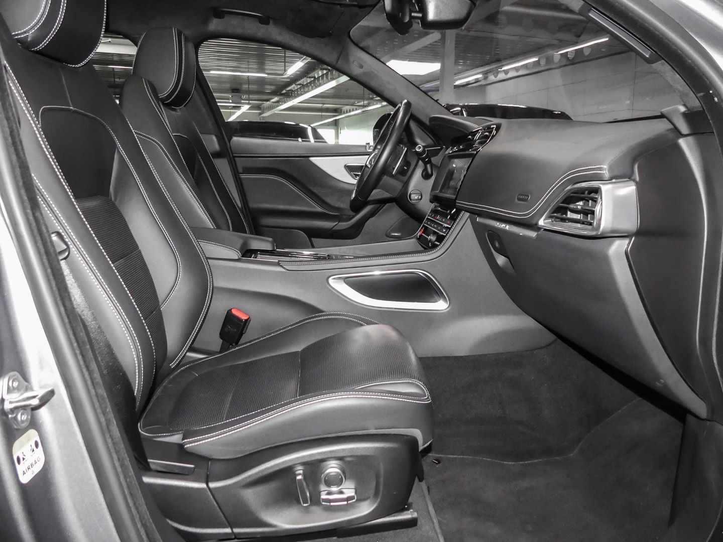 Jaguar F-Pace R-Sport AWD 25d EU6d-T Allrad HUD StandHZ