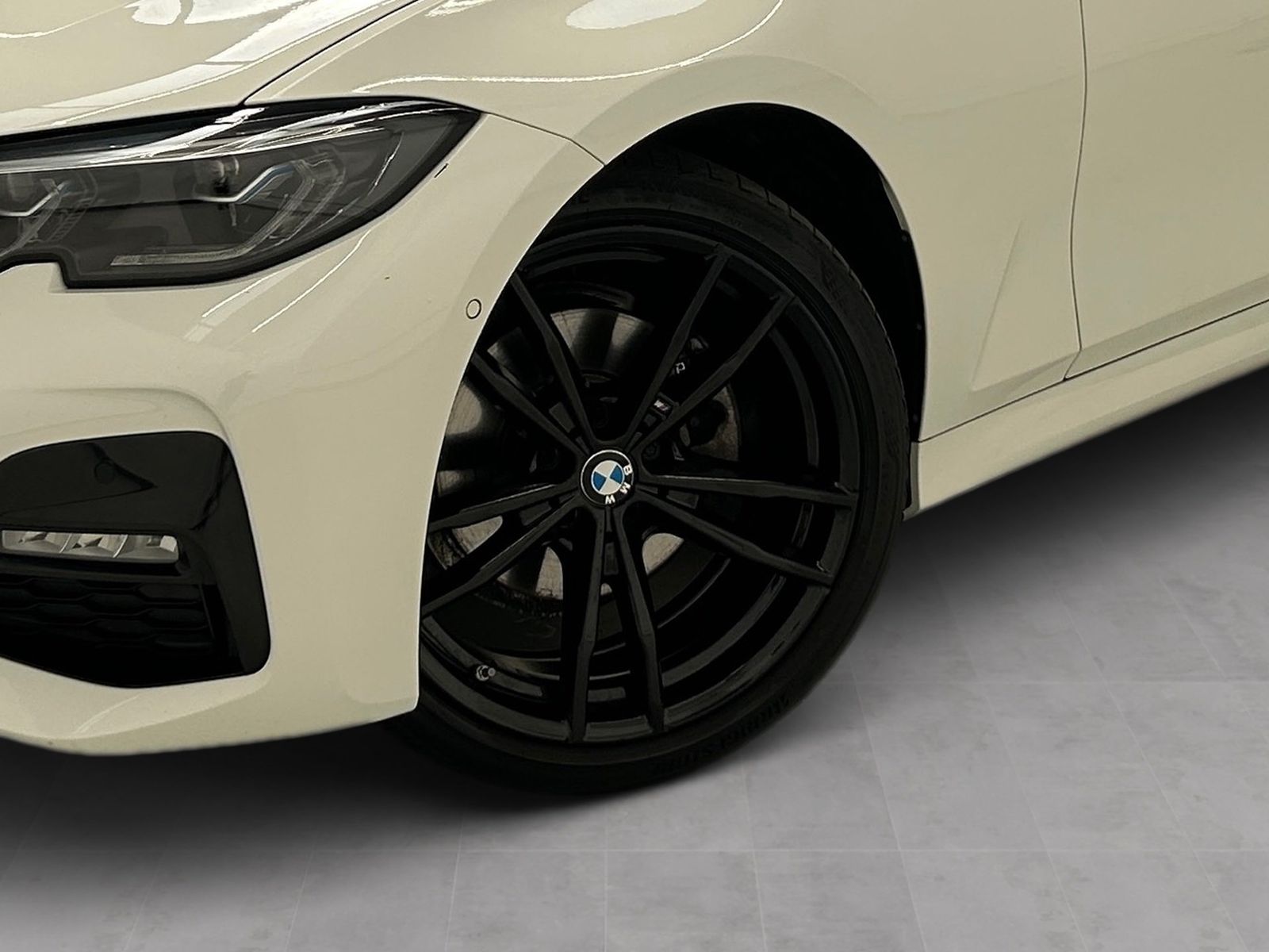 BMW 320i M Sport - Samsaru's Car Outlet