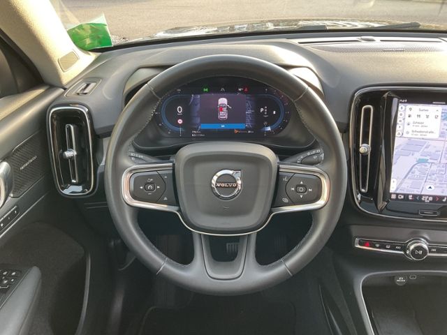 Volvo XC40 B4 Ultimate Dark AWD AHK ACC Pano 360° 20"