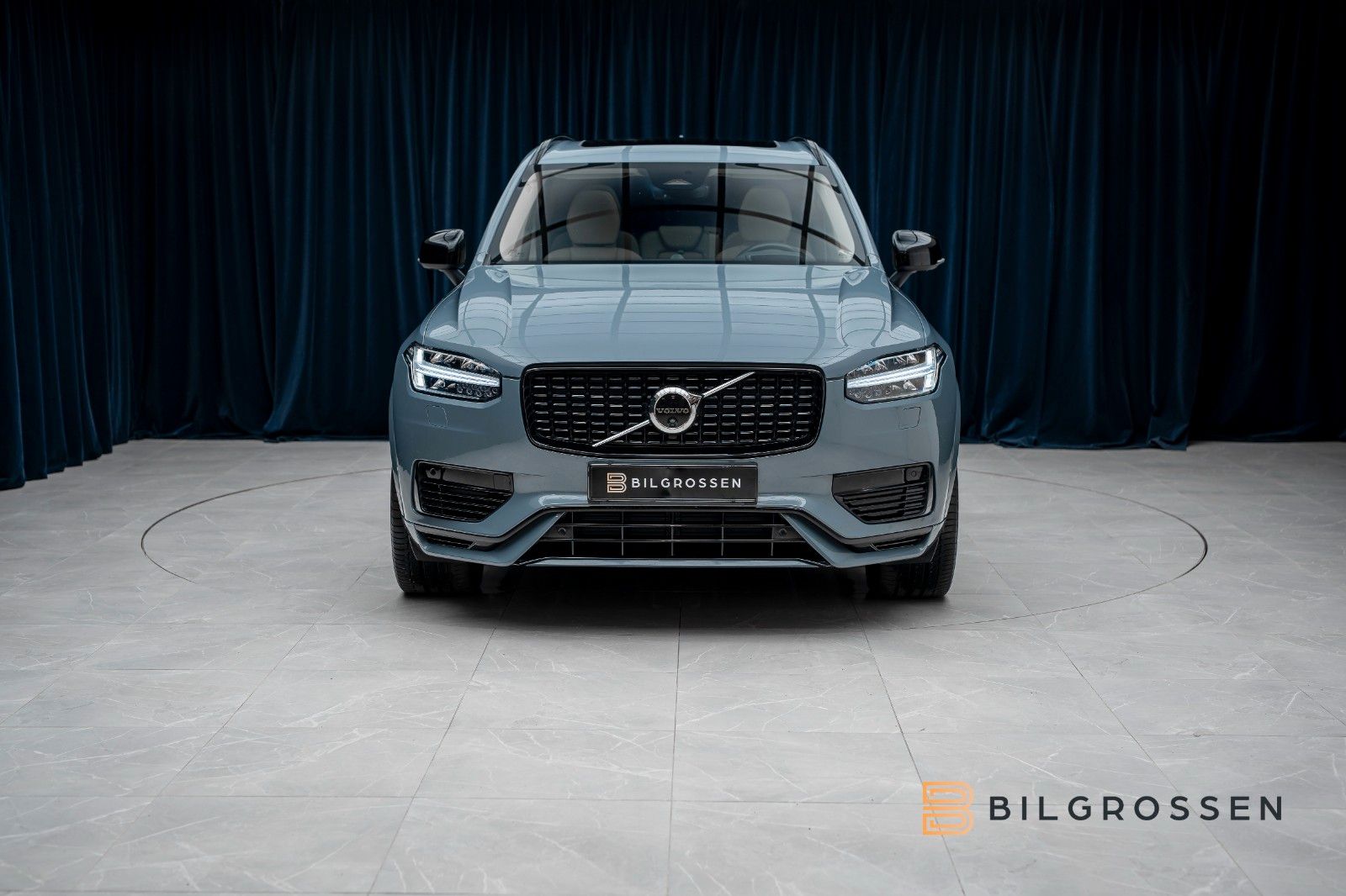 Volvo XC90 T8 Recharge Ultimate Dark B&W Pano HUD