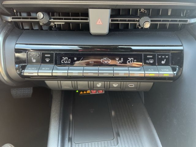 Toyota C-HR Black&White Hybrid 1.8 Bluetooth - Navi - K