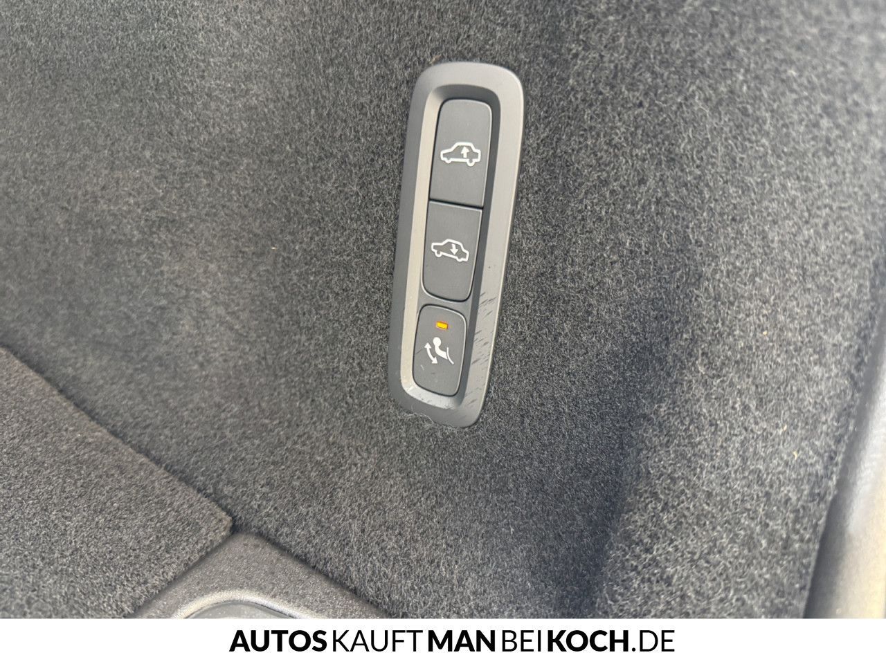 Volvo XC60 T6 Plug-In AWD - Samsaru's Car Outlet