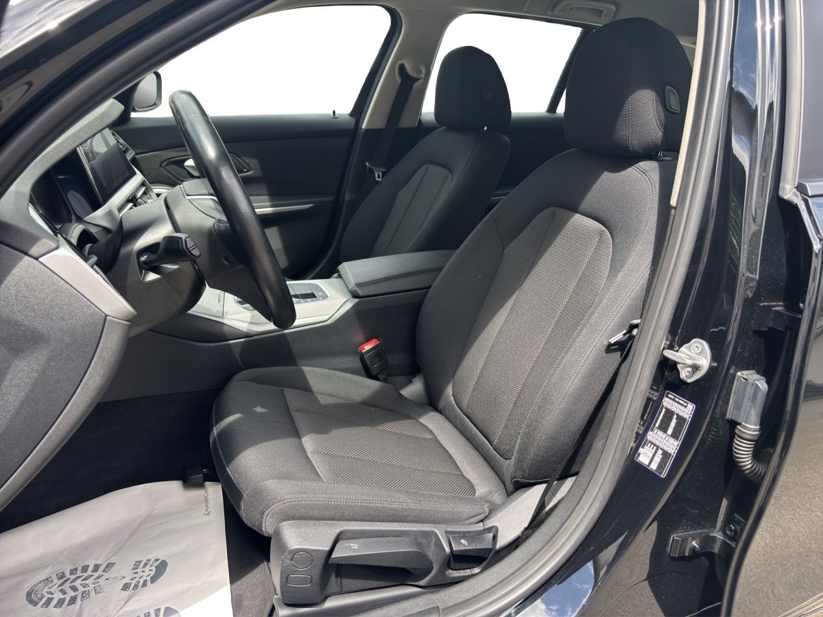 BMW 320i Touring Advantage - Samsaru's Car Outlet