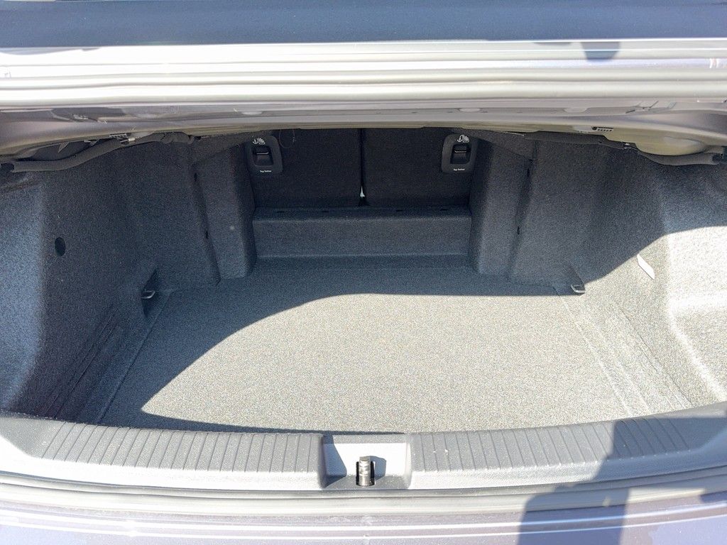 Volkswagen T-Roc Style 1.5 TSI DSG - Samsaru's Car Outlet