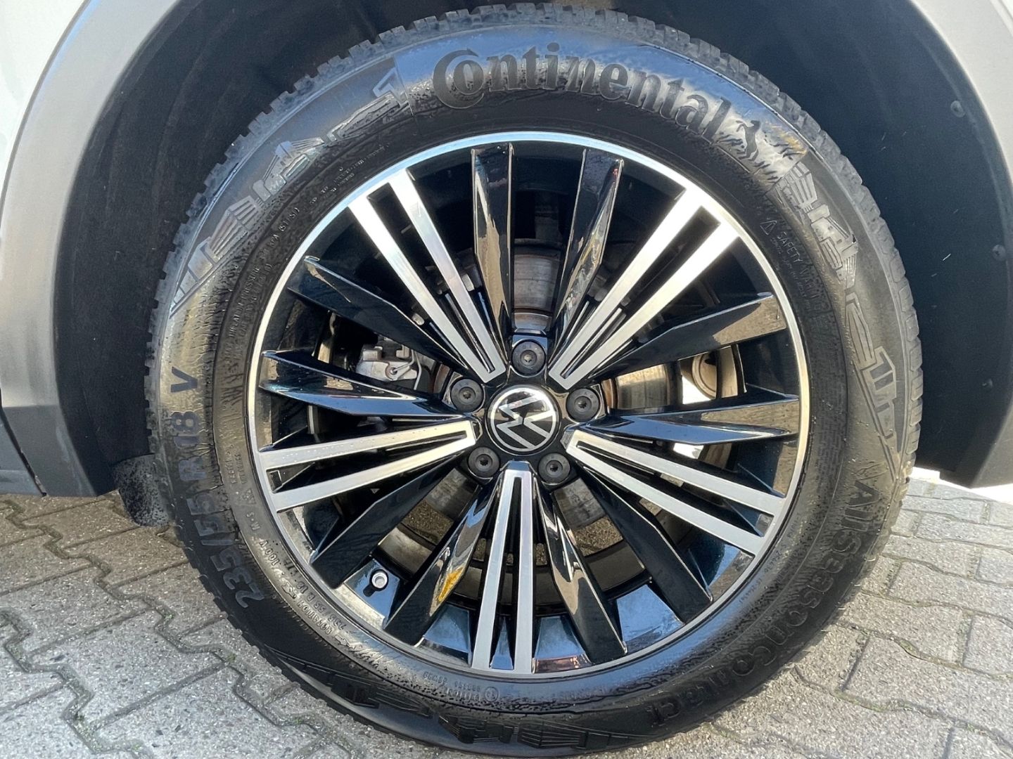 Volkswagen Tiguan Elegance 1.5 TSI - Samsaru's Car Outlet