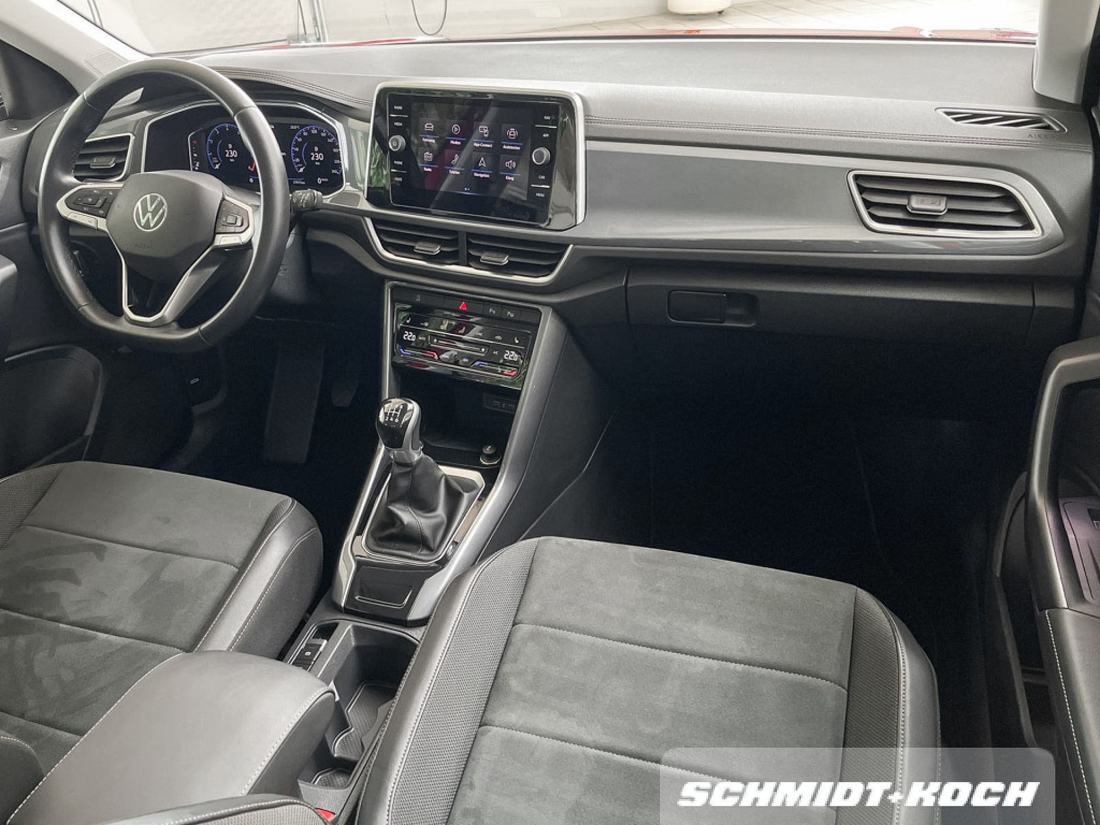 Volkswagen T-Roc 1.5 TSI Style - Samsaru's Car Outlet