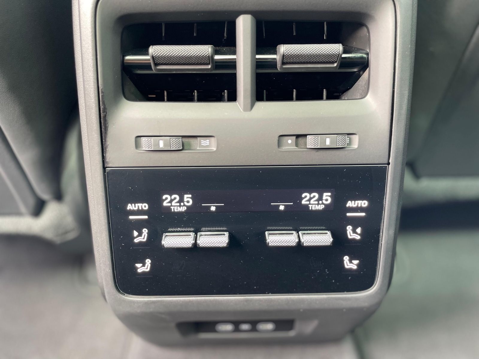 Porsche Macan 4 - Samsaru's Car Outlet