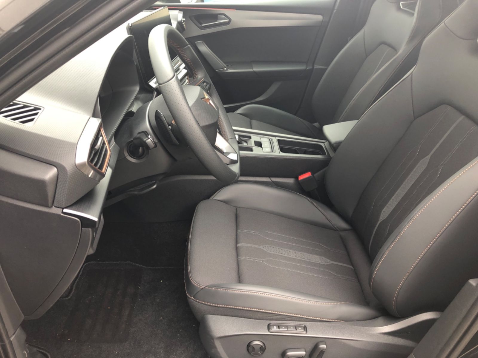 Cupra Leon Sportstourer 1.5 eTSI ACT DSG - Samsaru's Car Outlet