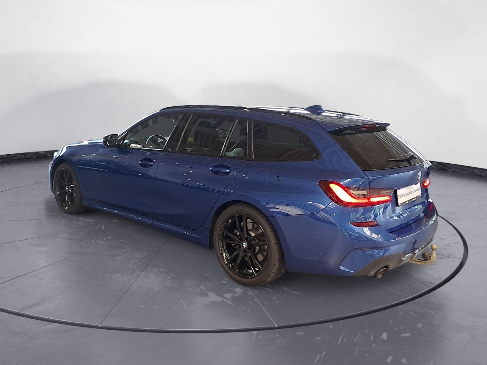 BMW 330i xDrive Touring M Sport - Samsaru's Car Outlet